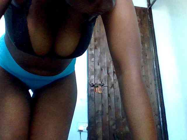 LilyAva2 webcam