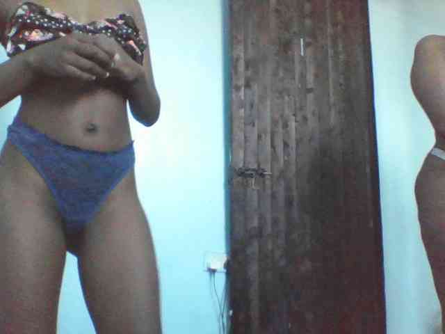 LilyAva2 webcam