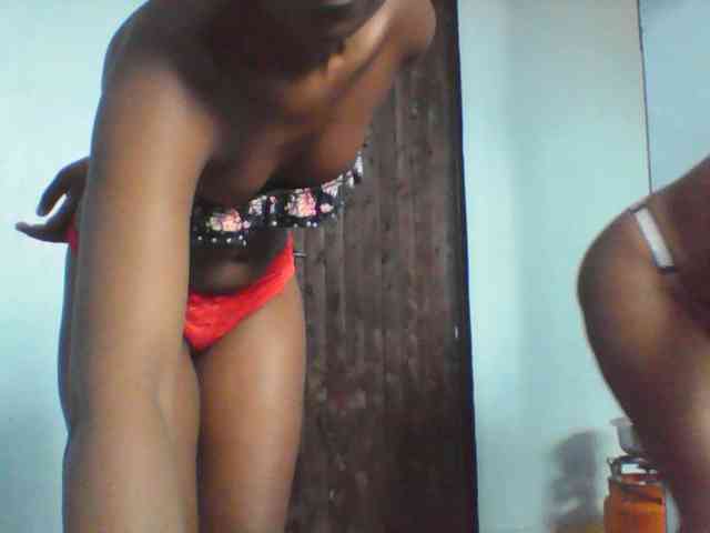 LilyAva2 webcam