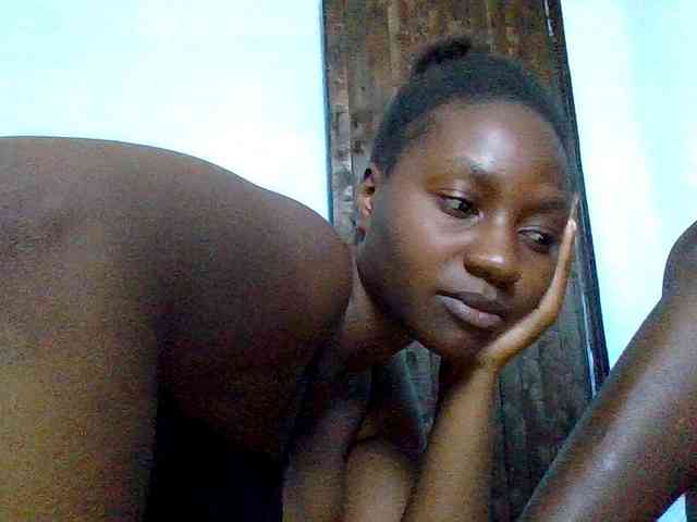LilyAva2 webcam
