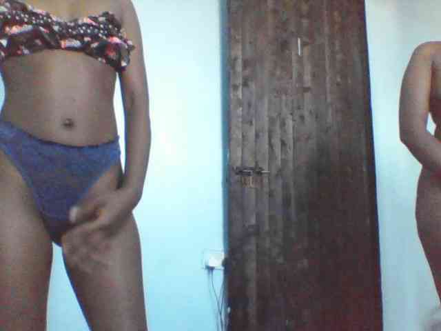LilyAva2 webcam