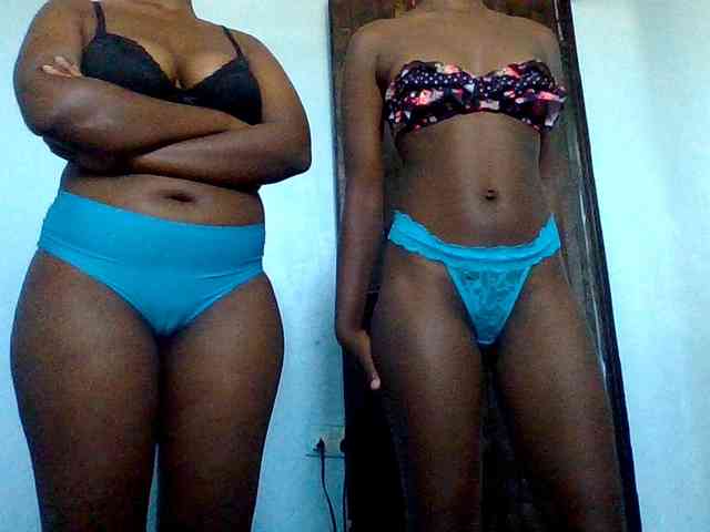 LilyAva2 webcam