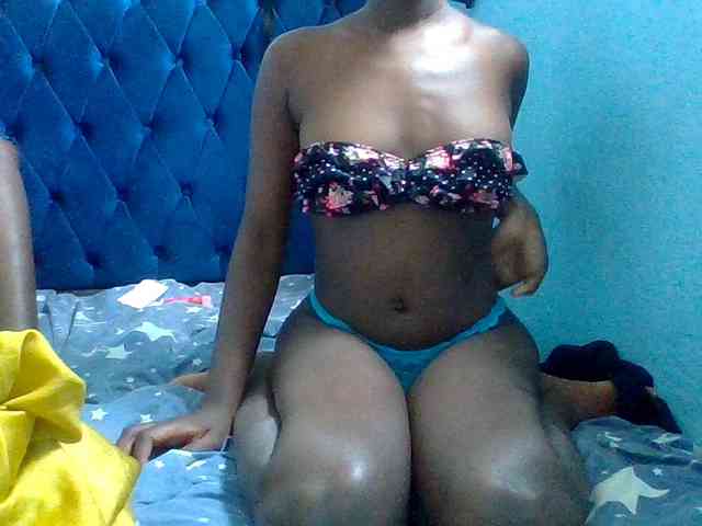 LilyAva2 webcam