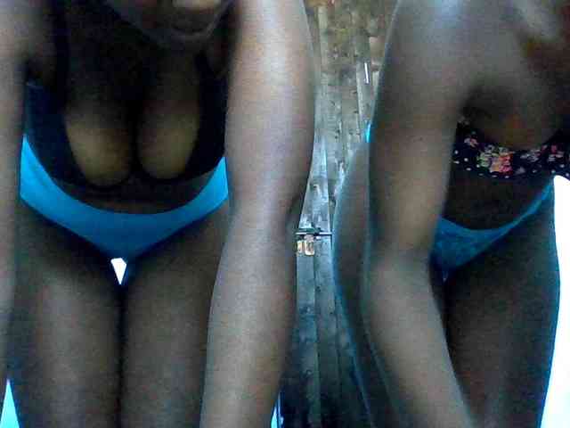 LilyAva2 webcam