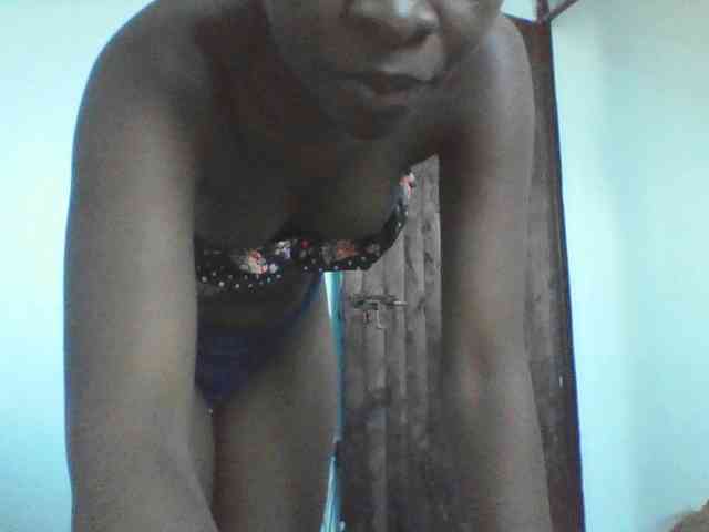 LilyAva2 webcam