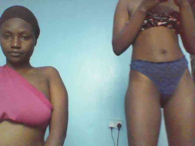 LilyAva2 webcam