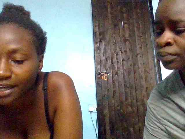 LilyAva2 webcam