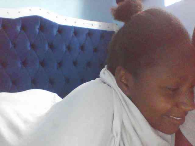 LilyAva2 webcam
