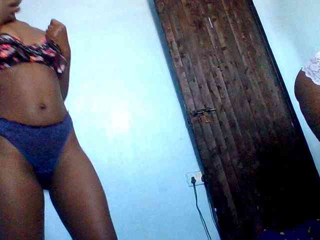 LilyAva2 webcam
