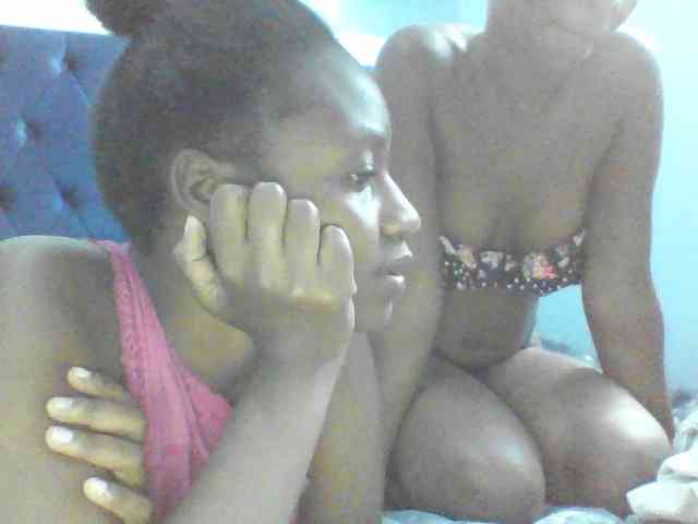 LilyAva2 webcam