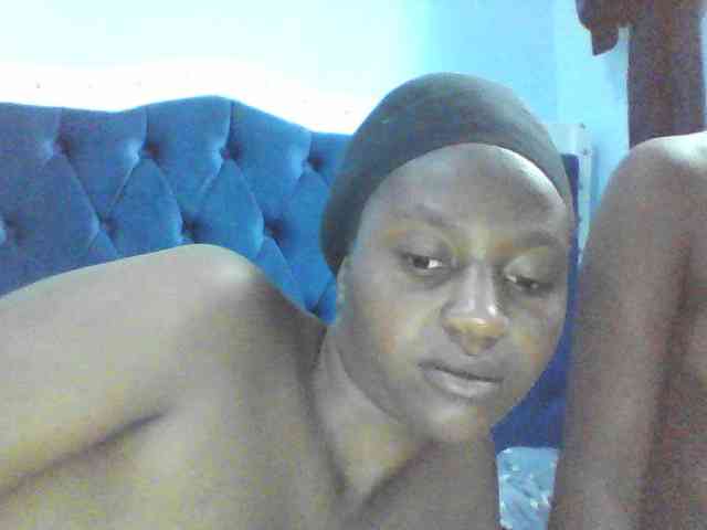 LilyAva2 webcam