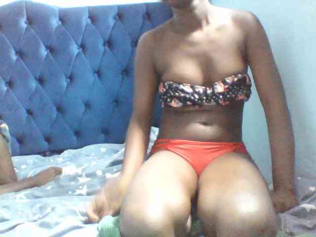 LilyAva2 webcam
