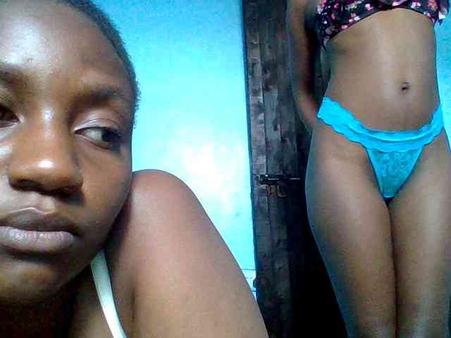 LilyAva2 webcam