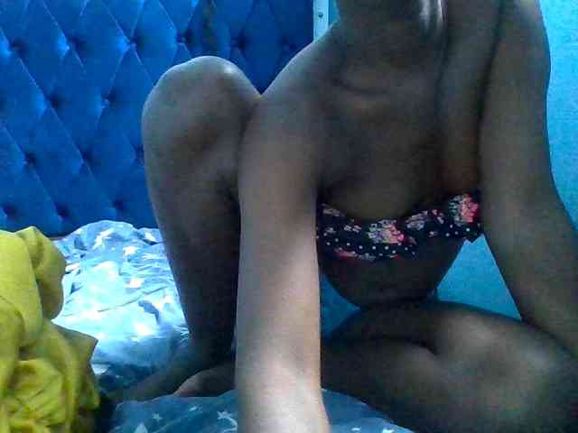 LilyAva2 webcam