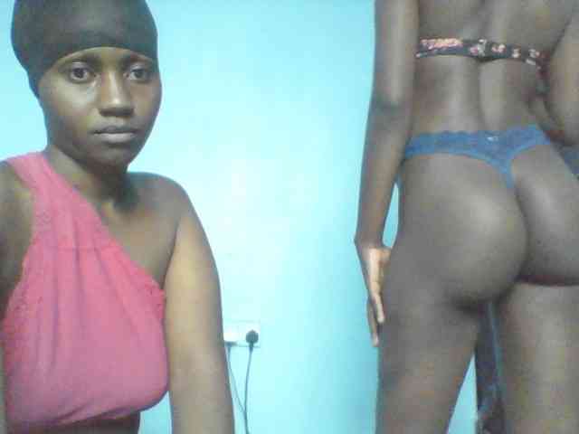 LilyAva2 webcam