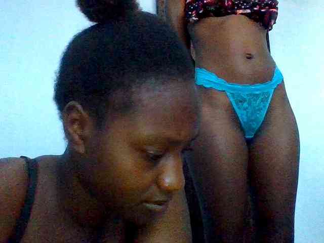 LilyAva2 webcam
