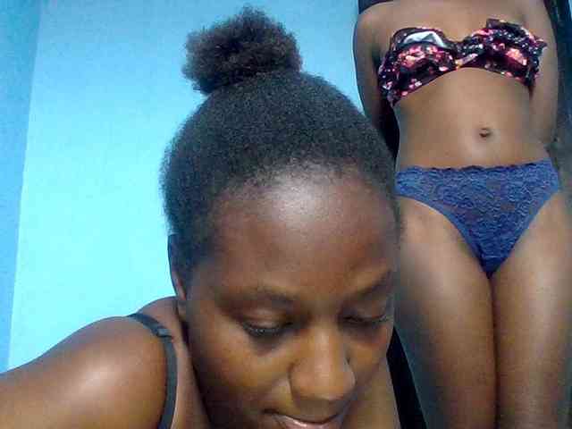 LilyAva2 webcam