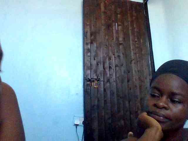 LilyAva2 webcam