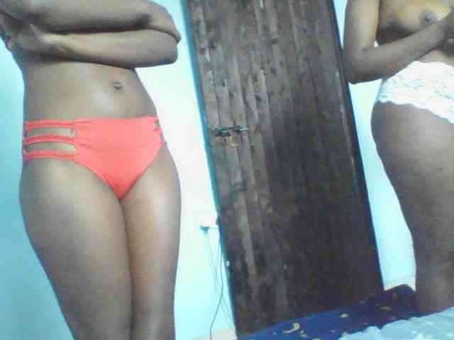 LilyAva2 webcam