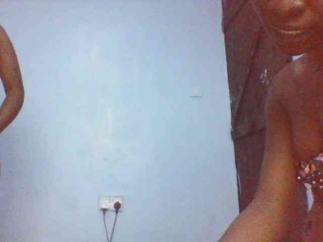 LilyAva2 webcam
