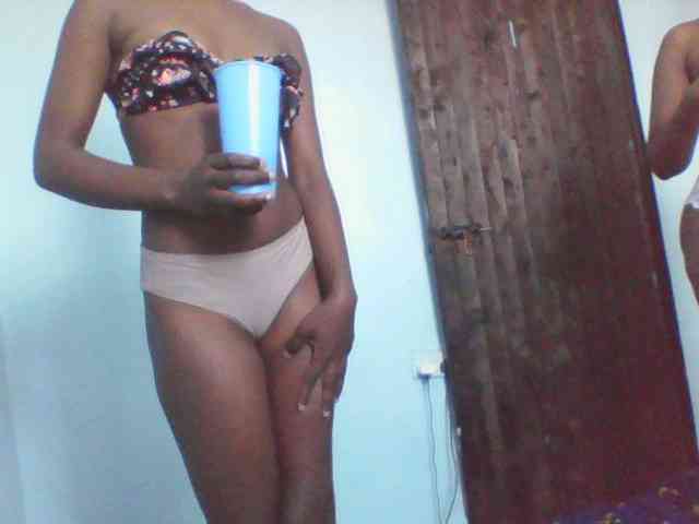 LilyAva2 webcam
