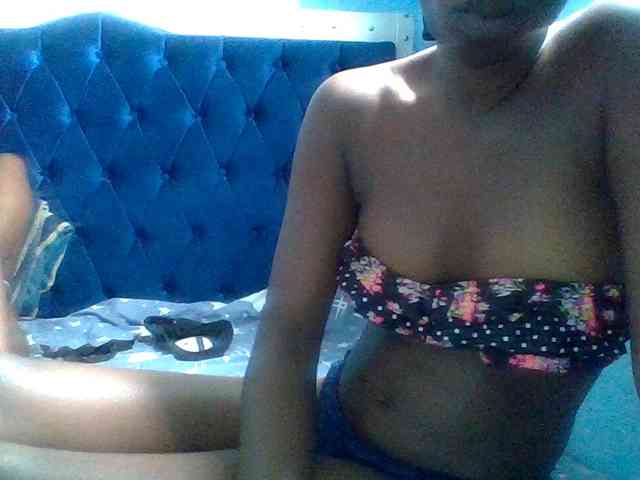 LilyAva2 webcam