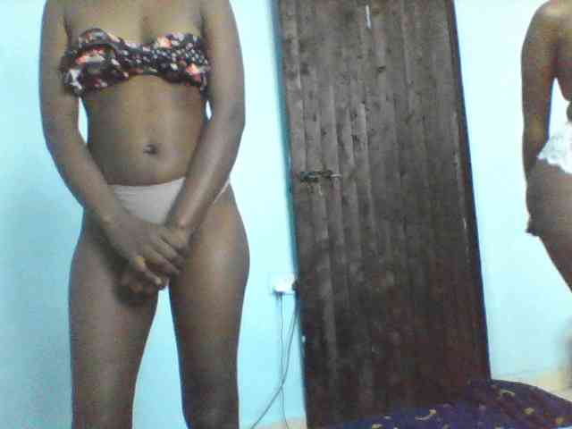 LilyAva2 webcam