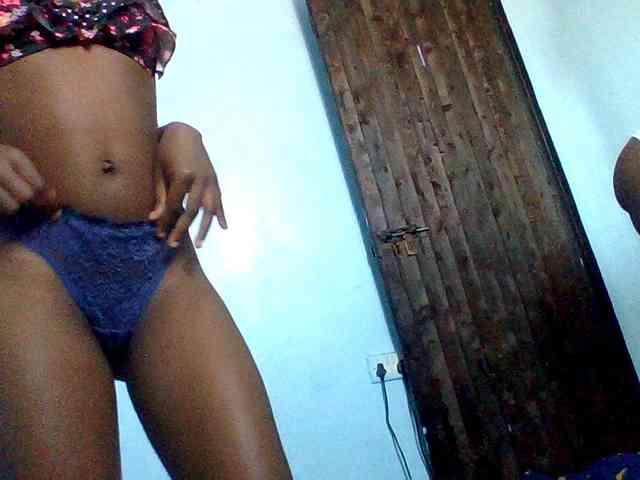 LilyAva2 webcam