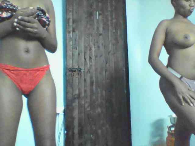 LilyAva2 webcam
