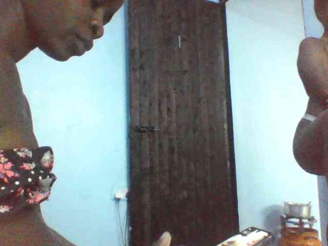LilyAva2 webcam