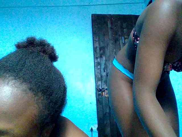 LilyAva2 webcam