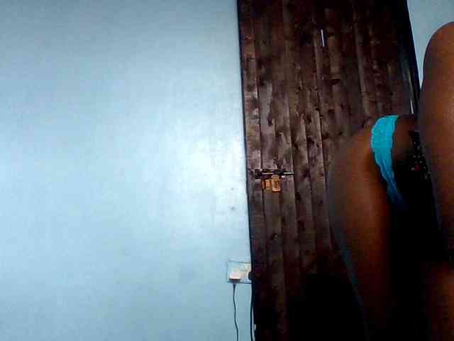 LilyAva2 webcam