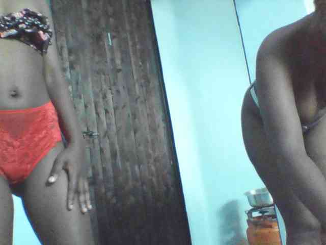 LilyAva2 webcam