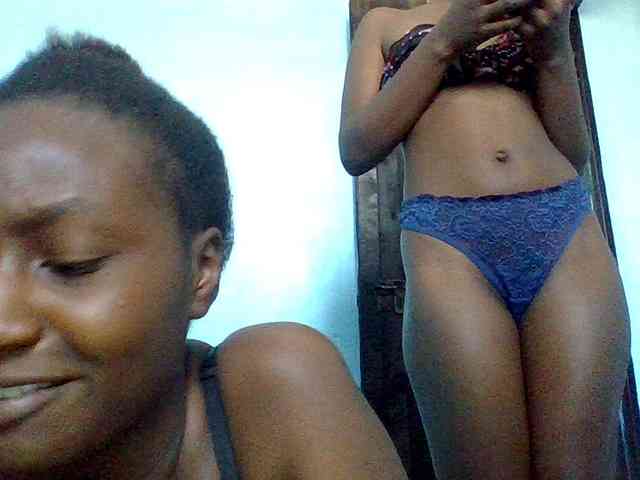 LilyAva2 webcam