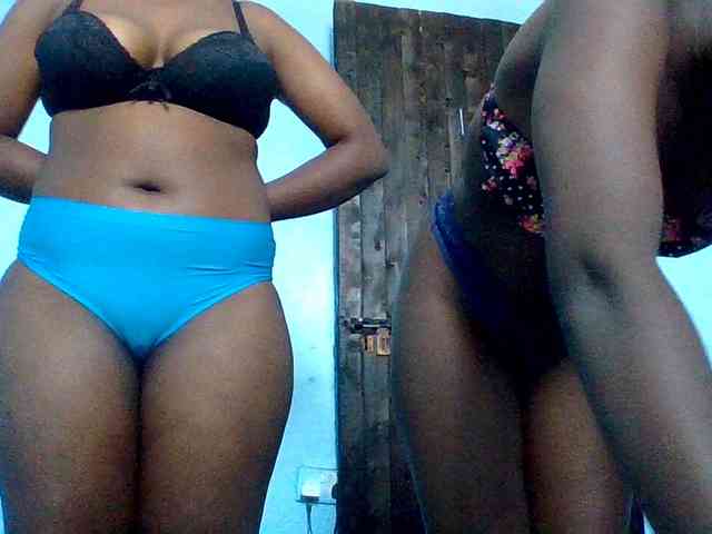 LilyAva2 webcam