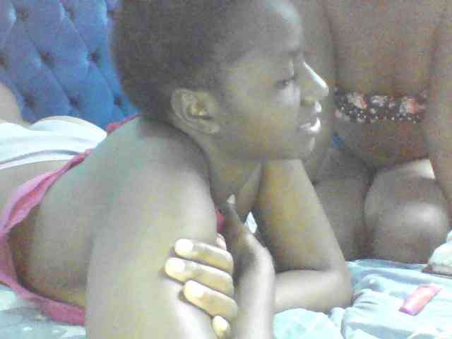 LilyAva2 webcam