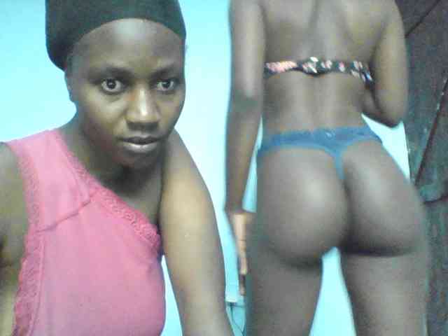 LilyAva2 webcam