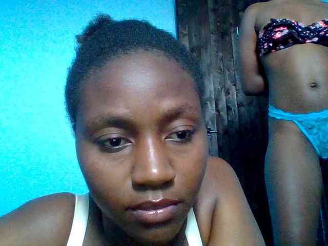 LilyAva2 webcam