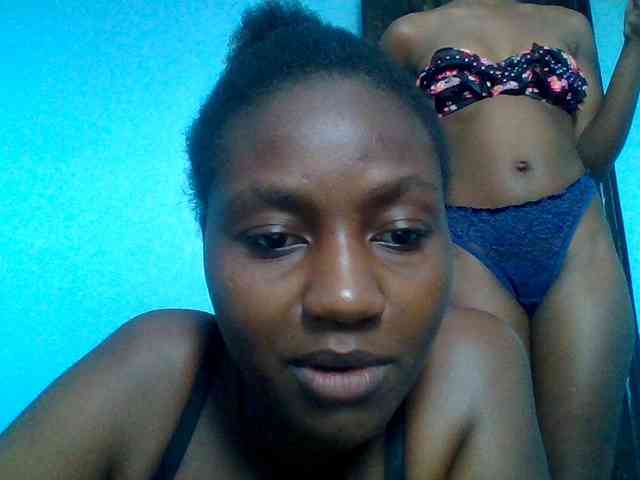 LilyAva2 webcam