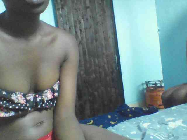 LilyAva2 webcam