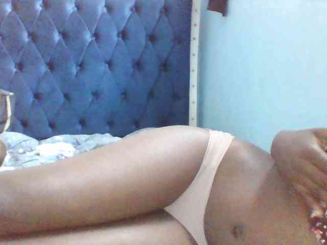 LilyAva2 webcam
