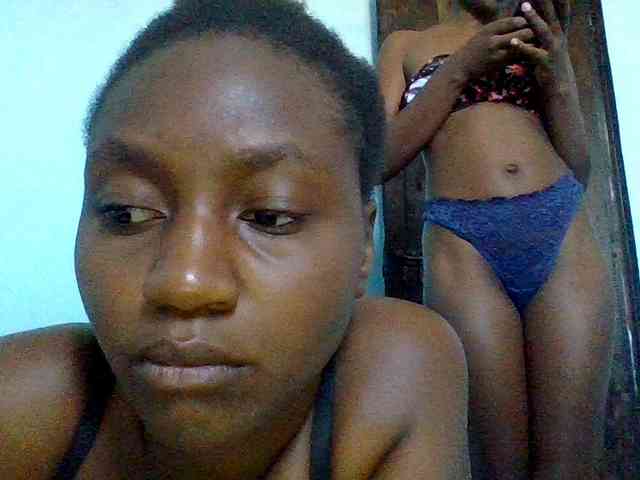 LilyAva2 webcam