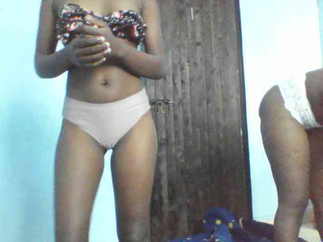 LilyAva2 webcam