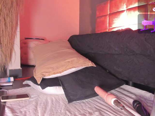 Ashley-12's BongaCams show and profile