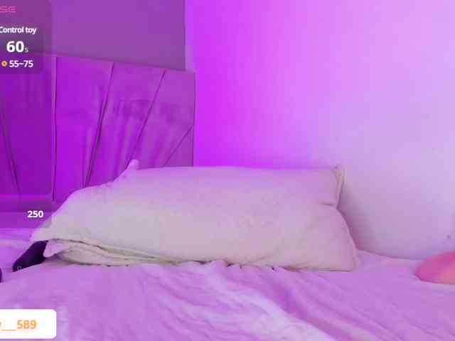 Ashley-12 webcam