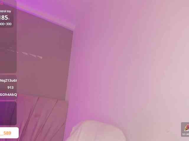 Ashley-12 webcam