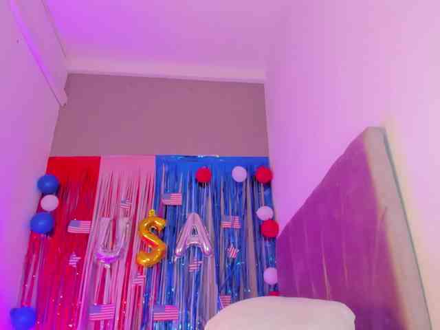 Ashley-12 webcam