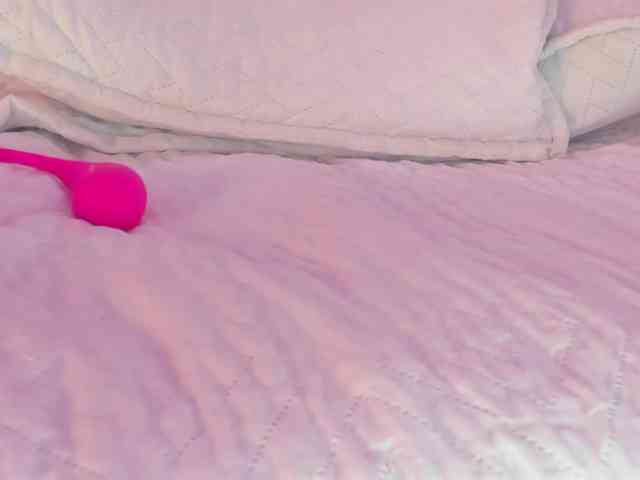 Ashley-12 webcam