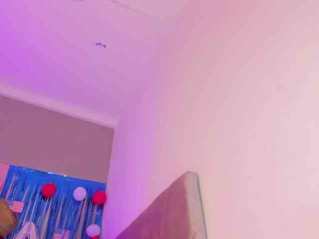Ashley-12 webcam