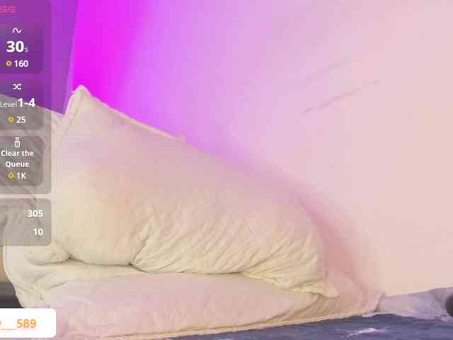 Ashley-12 webcam